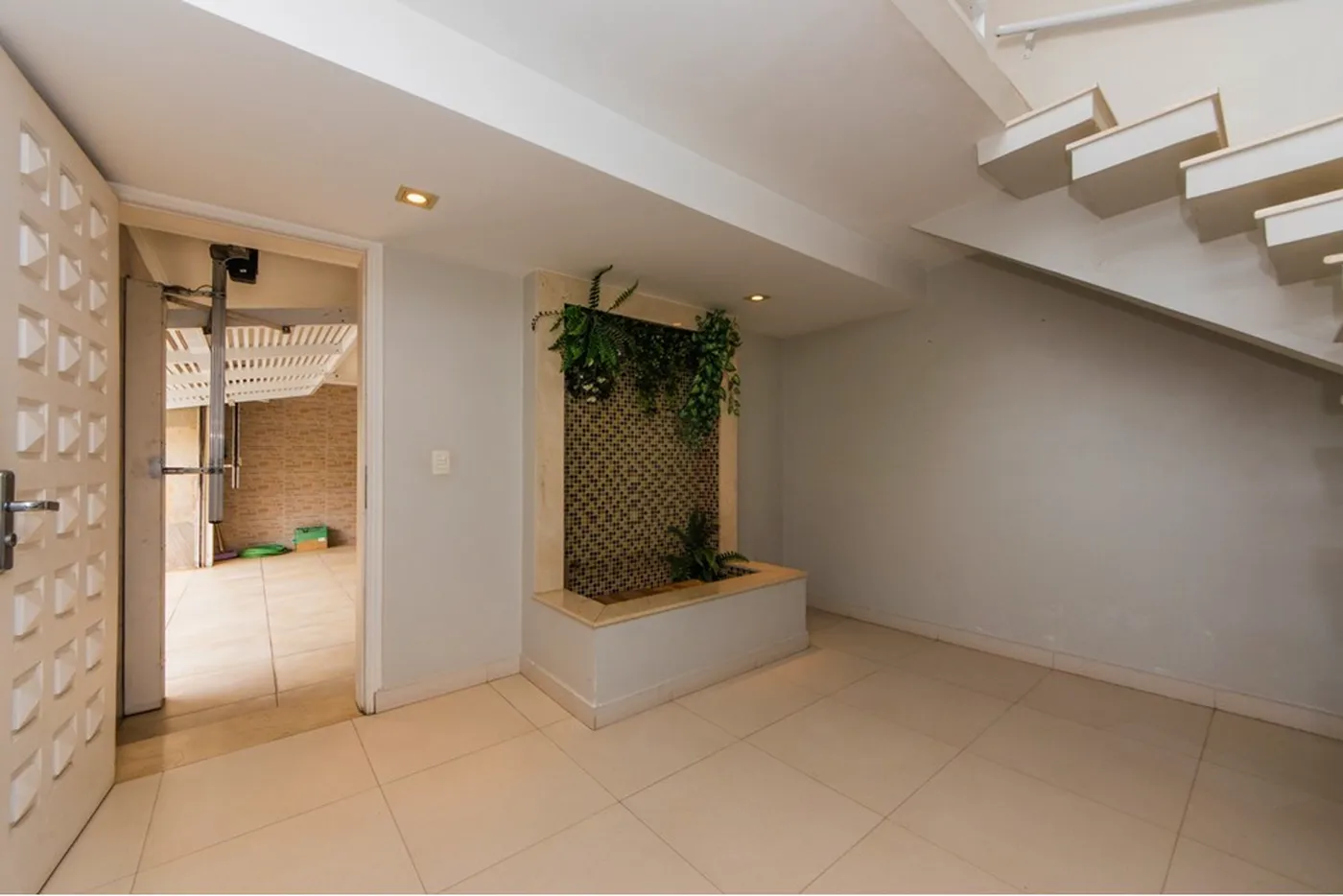 VEDDL 51 Casa 602291040-9 - REMAX B12 Exclusividades VEDDL 51 Casa 602291040-9 - REMAX B12 Exclusividades