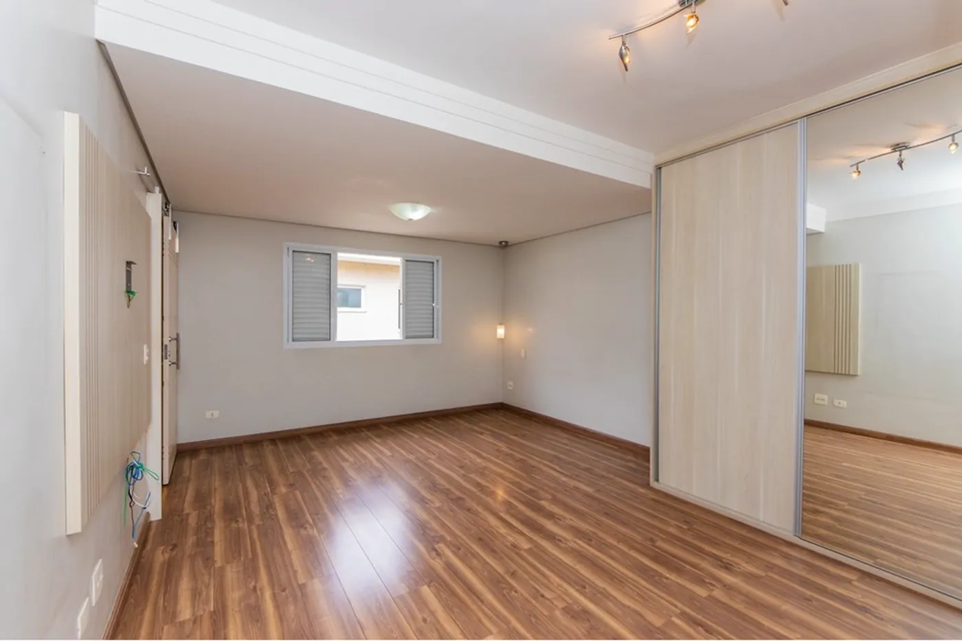 VEDDL 51 Casa 602291040-9 - REMAX B12 Exclusividades VEDDL 51 Casa 602291040-9 - REMAX B12 Exclusividades