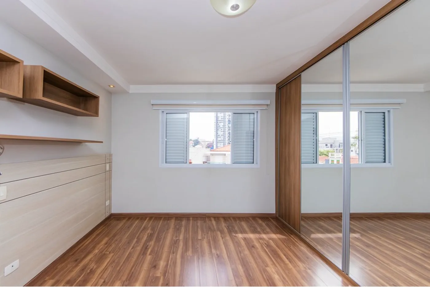 VEDDL 51 Casa 602291040-9 - REMAX B12 Exclusividades VEDDL 51 Casa 602291040-9 - REMAX B12 Exclusividades