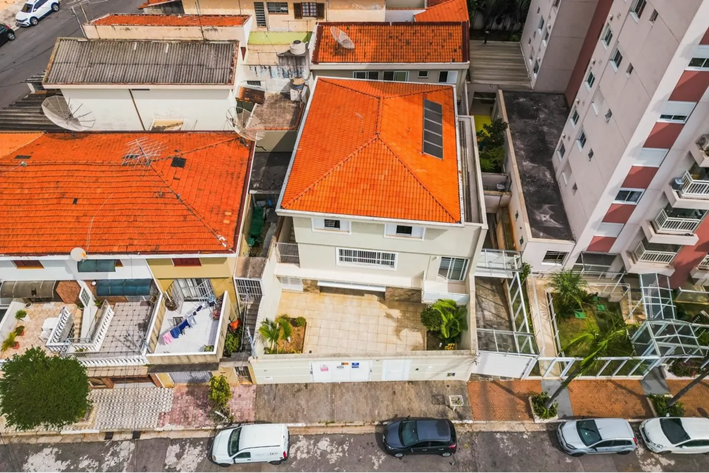 VEDDL 51 Casa 602291040-9 - REMAX B12 Exclusividades VEDDL 51 Casa 602291040-9 - REMAX B12 Exclusividades