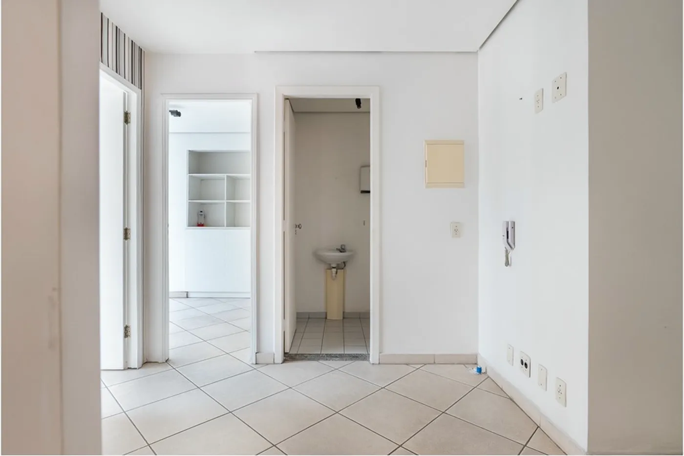 BVBR 190 Sala 601971007-158 - REMAX Empire Exclusividades BVBR 190 Sala 601971007-158 - REMAX Empire Exclusividades
