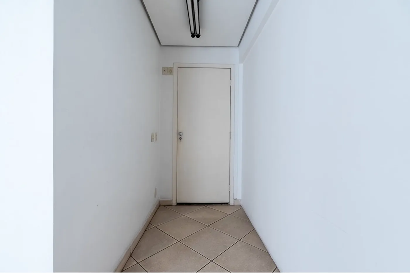 BVBR 190 Sala 601971007-158 - REMAX Empire Exclusividades BVBR 190 Sala 601971007-158 - REMAX Empire Exclusividades