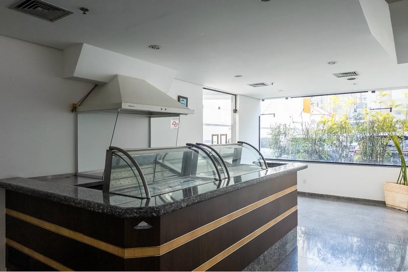 BVBR 190 Sala 601971007-158 - REMAX Empire Exclusividades BVBR 190 Sala 601971007-158 - REMAX Empire Exclusividades
