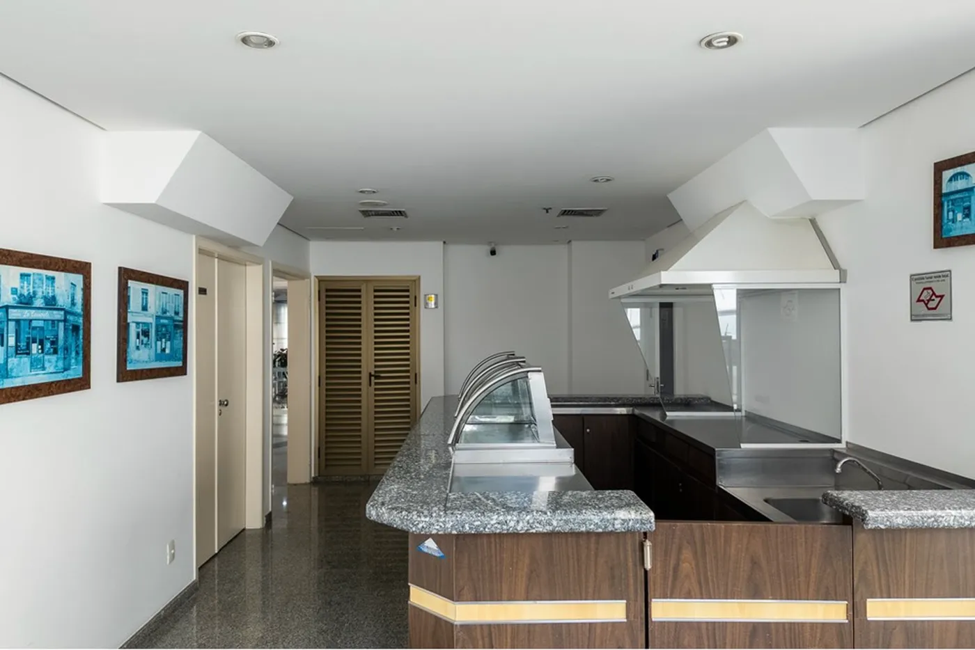 BVBR 190 Sala 601971007-158 - REMAX Empire Exclusividades BVBR 190 Sala 601971007-158 - REMAX Empire Exclusividades