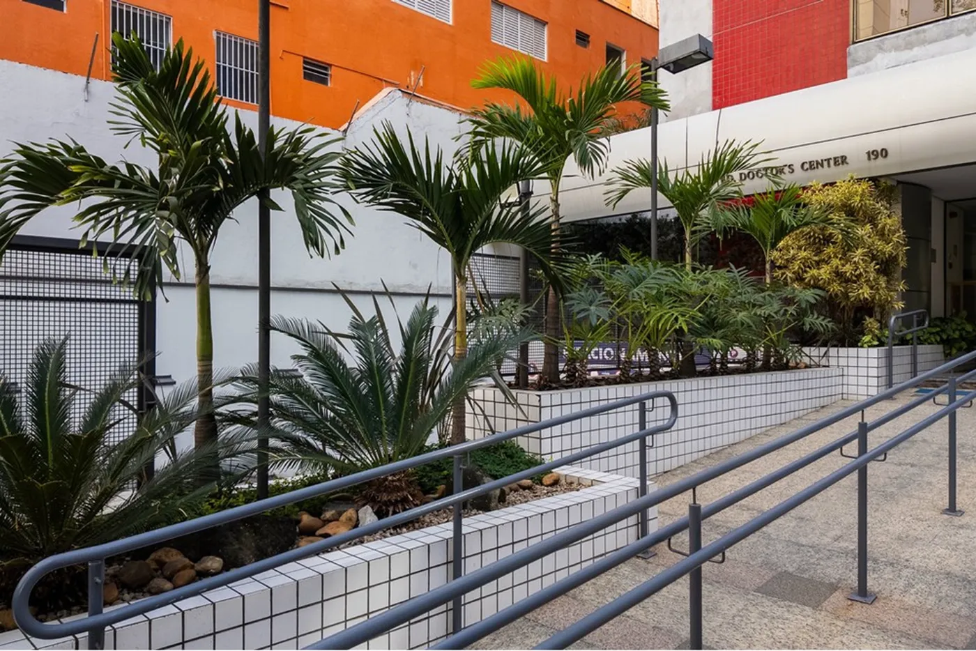 BVBR 190 Sala 601971007-158 - REMAX Empire Exclusividades BVBR 190 Sala 601971007-158 - REMAX Empire Exclusividades