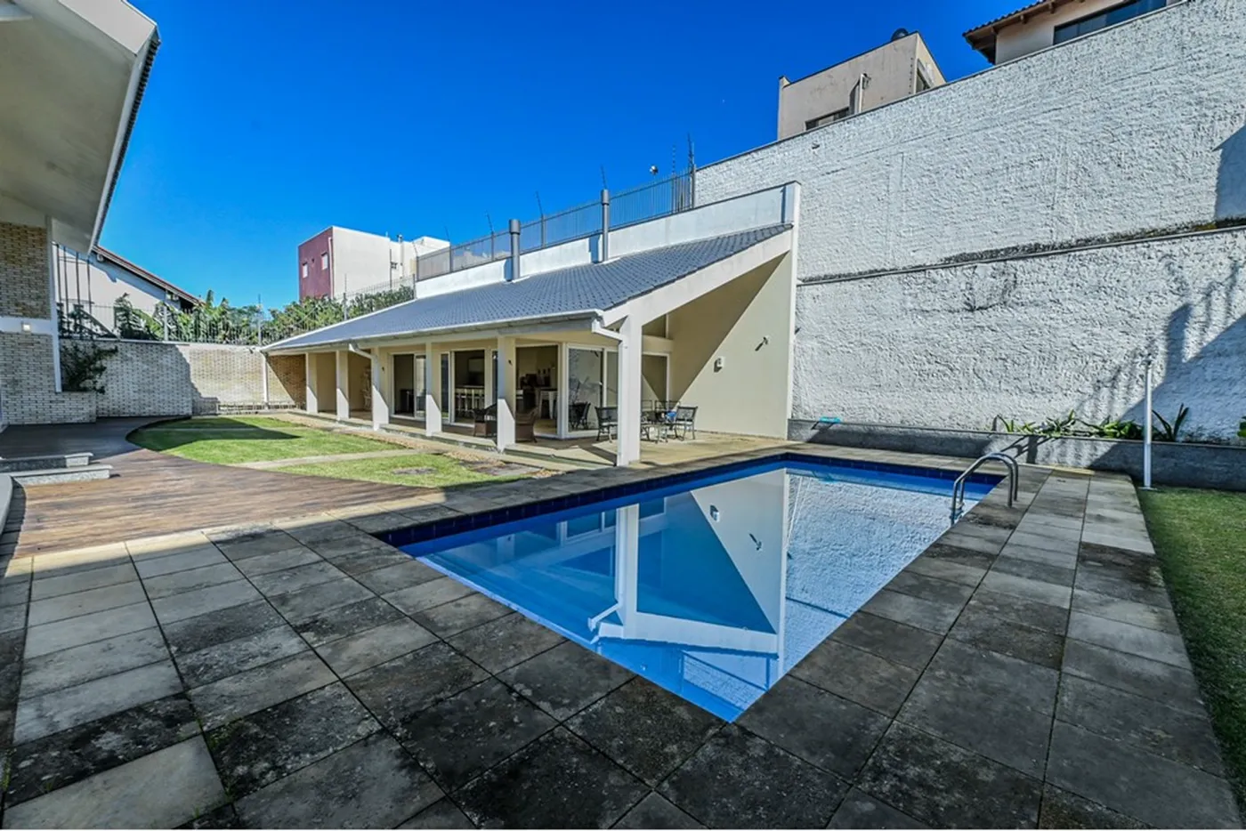 APPMC 480 Casa 612481037-105 - REMAX Andar de Cima Exclusividades