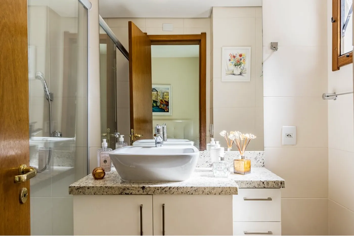 MDVDH 472 Apto 612481029-152 - REMAX Andar de Cima Exclusividades