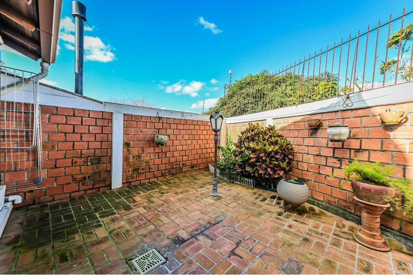 CEP 695 Casa 612481089-2 - REMAX Andar de Cima Exclusividades