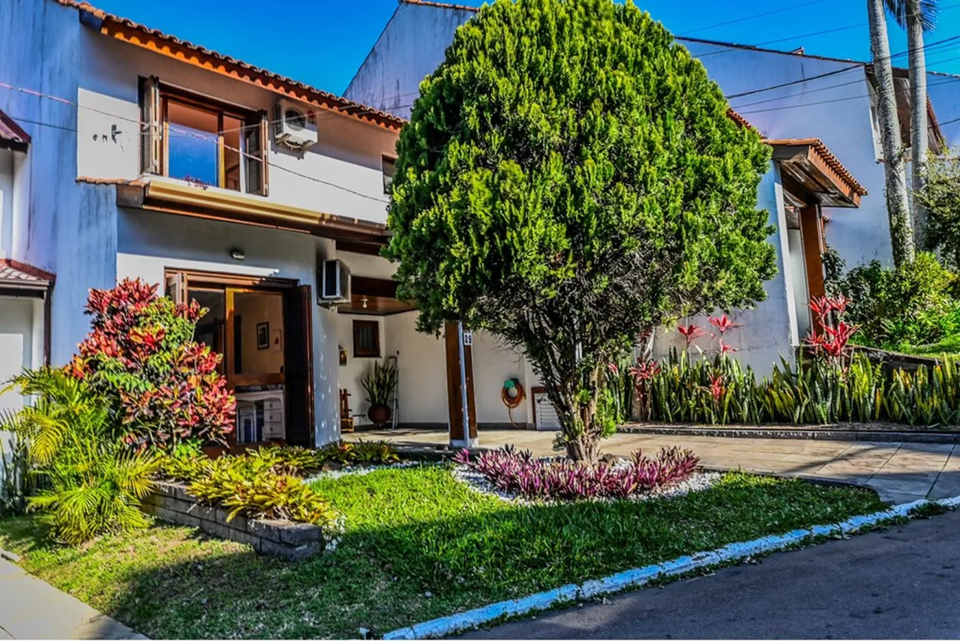 CEP 695 Casa 612481089-2 - REMAX Andar de Cima Exclusividades