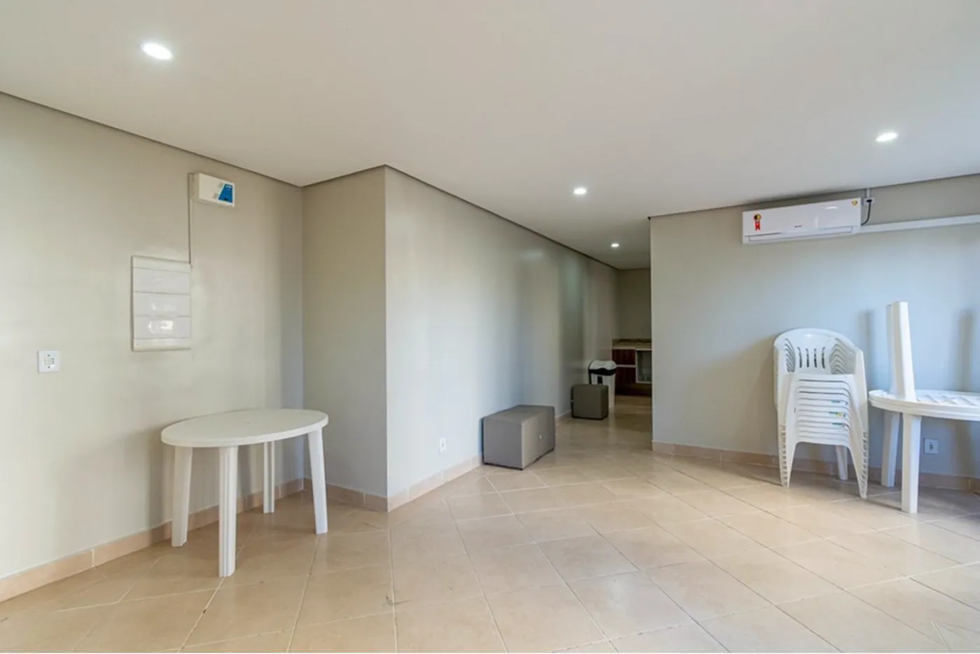 IADJ 50 Apto 610241012-201 - REMAX 520 Exclusividades IADJ 50 Apto 610241012-201 - REMAX 520 Exclusividades
