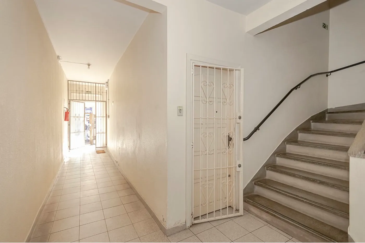 BFSA 818 Apto 612481058-18 - REMAX Andar de Cima Exclusividades