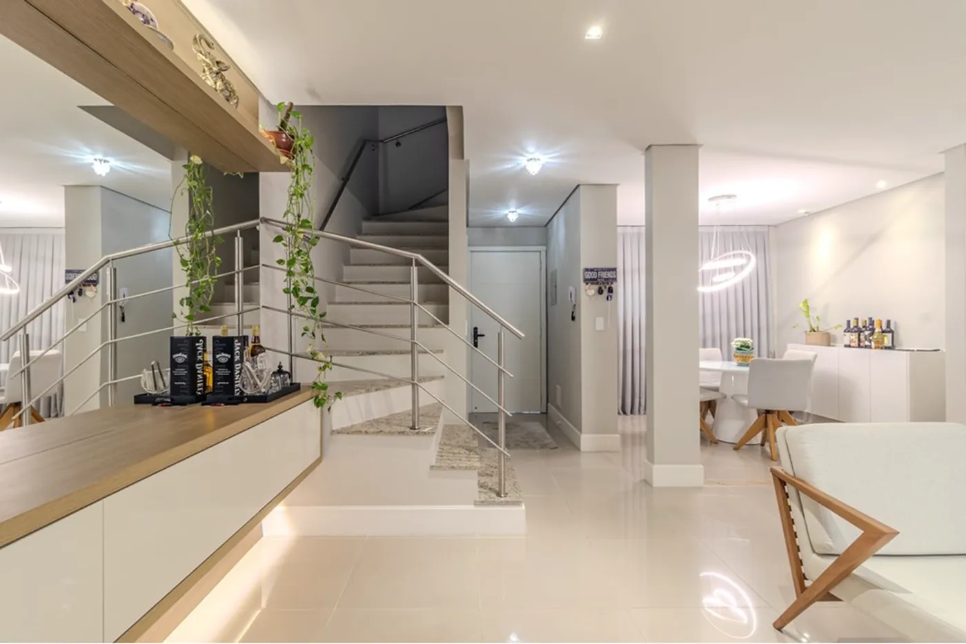 TDMT 382 Casa 612481009-30 - REMAX Andar de Cima Exclusividades TDMT 382 Casa 612481009-30 - REMAX Andar de Cima Exclusividades
