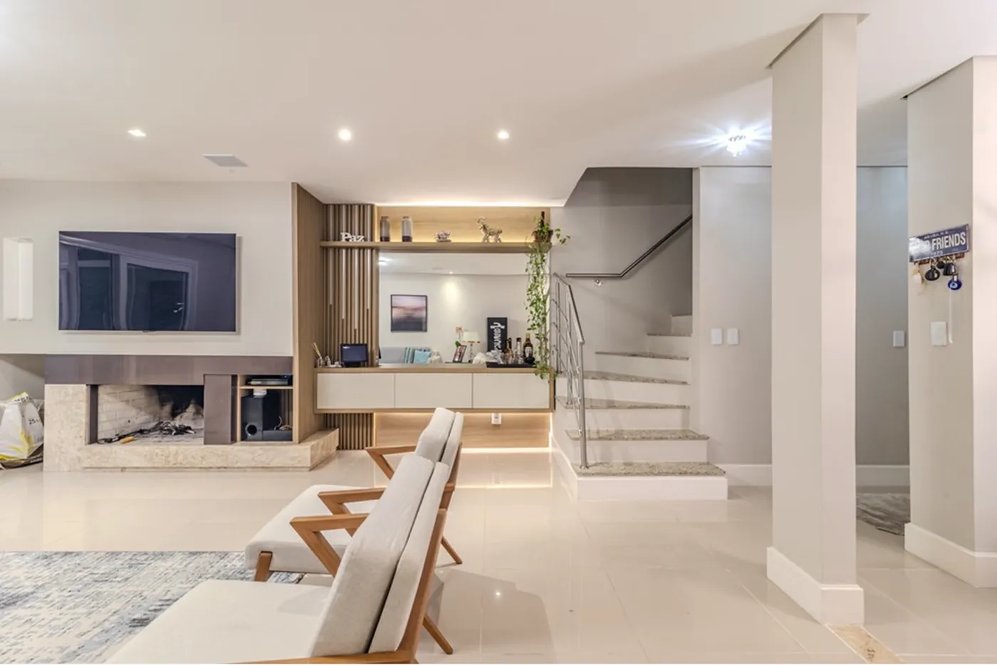 TDMT 382 Casa 612481009-30 - REMAX Andar de Cima Exclusividades TDMT 382 Casa 612481009-30 - REMAX Andar de Cima Exclusividades