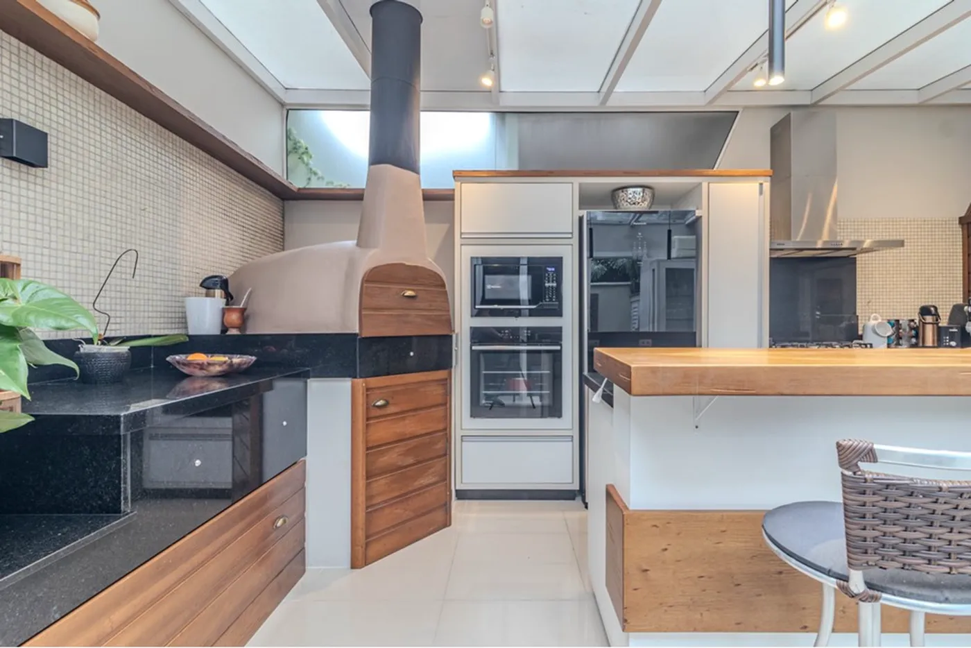 TDMT 382 Casa 612481009-30 - REMAX Andar de Cima Exclusividades TDMT 382 Casa 612481009-30 - REMAX Andar de Cima Exclusividades