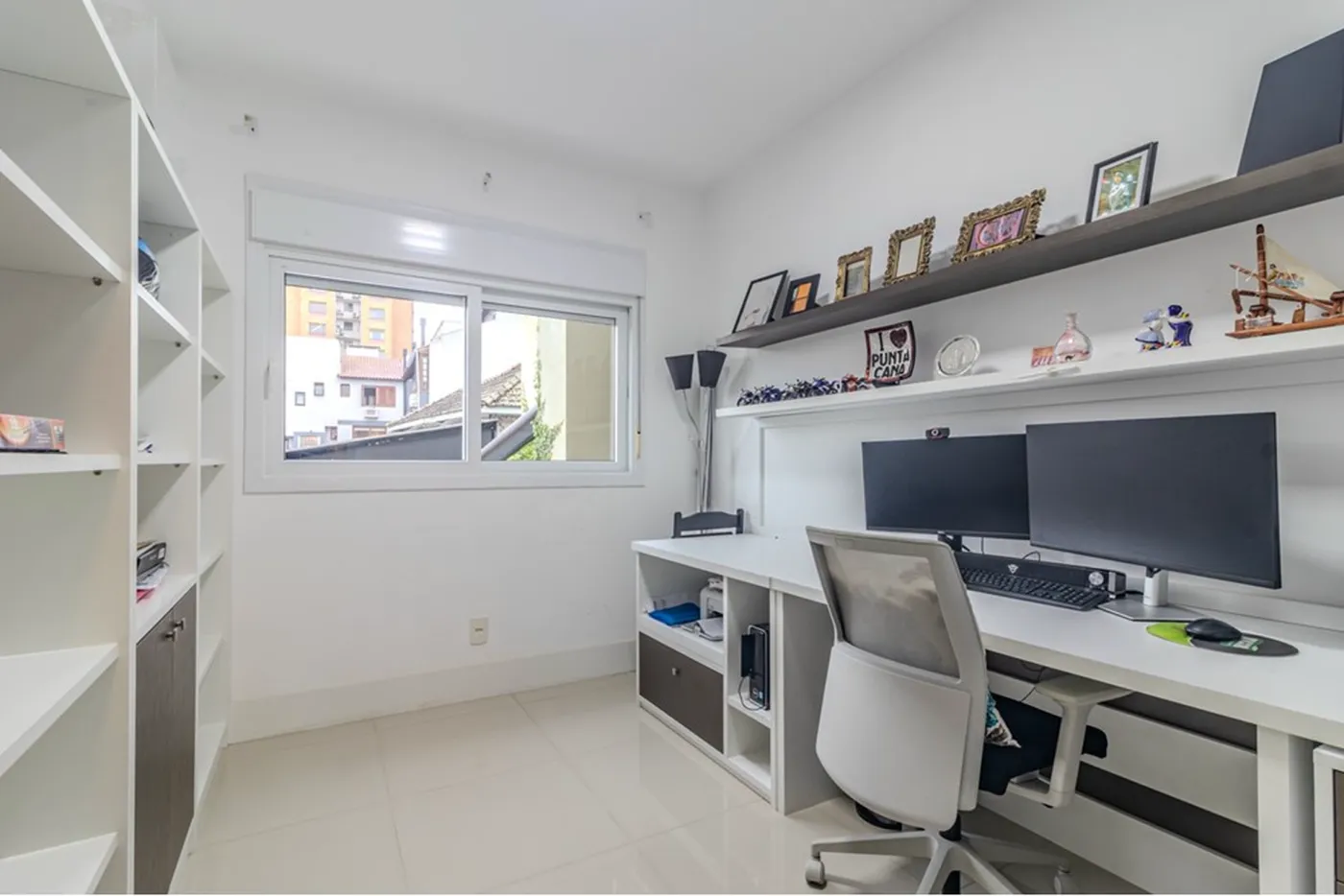 TDMT 382 Casa 612481009-30 - REMAX Andar de Cima Exclusividades TDMT 382 Casa 612481009-30 - REMAX Andar de Cima Exclusividades