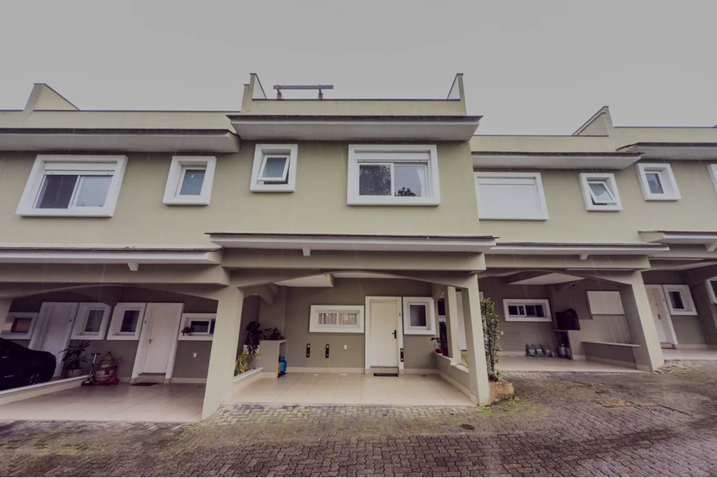 TDMT 382 Casa 612481009-30 - REMAX Andar de Cima Exclusividades TDMT 382 Casa 612481009-30 - REMAX Andar de Cima Exclusividades