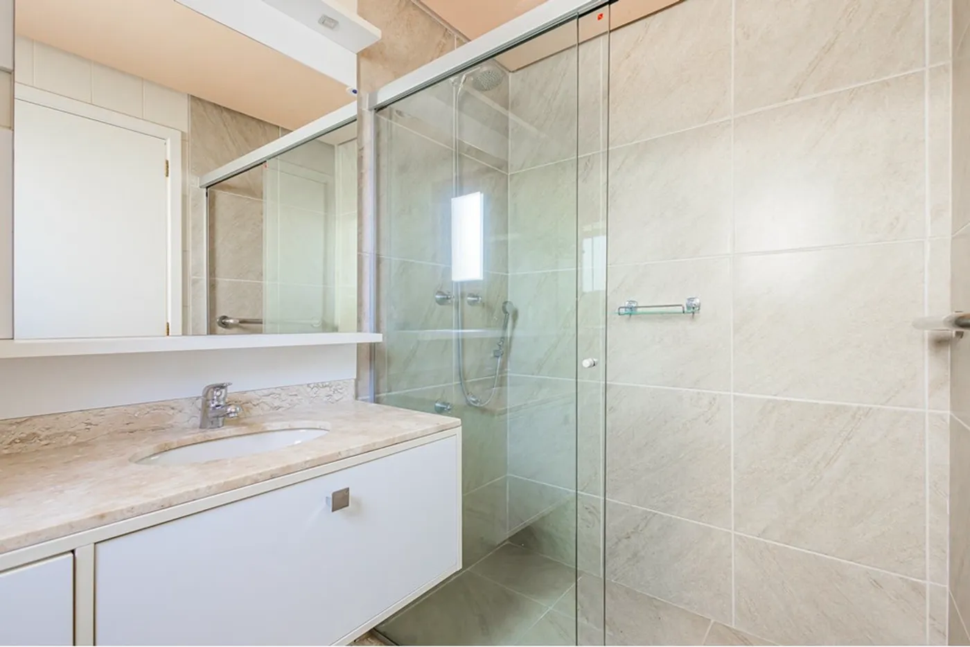 JISJES 251 Apto 612521072-23 - REMAX Place Exclusividades JISJES 251 Apto 612521072-23 - REMAX Place Exclusividades
