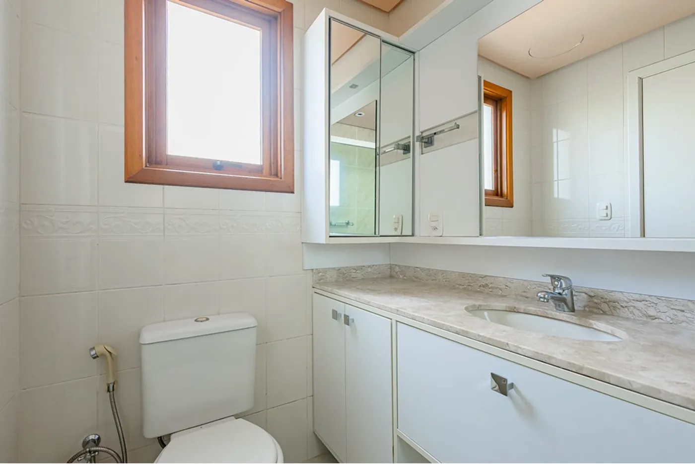 JISJES 251 Apto 612521072-23 - REMAX Place Exclusividades JISJES 251 Apto 612521072-23 - REMAX Place Exclusividades
