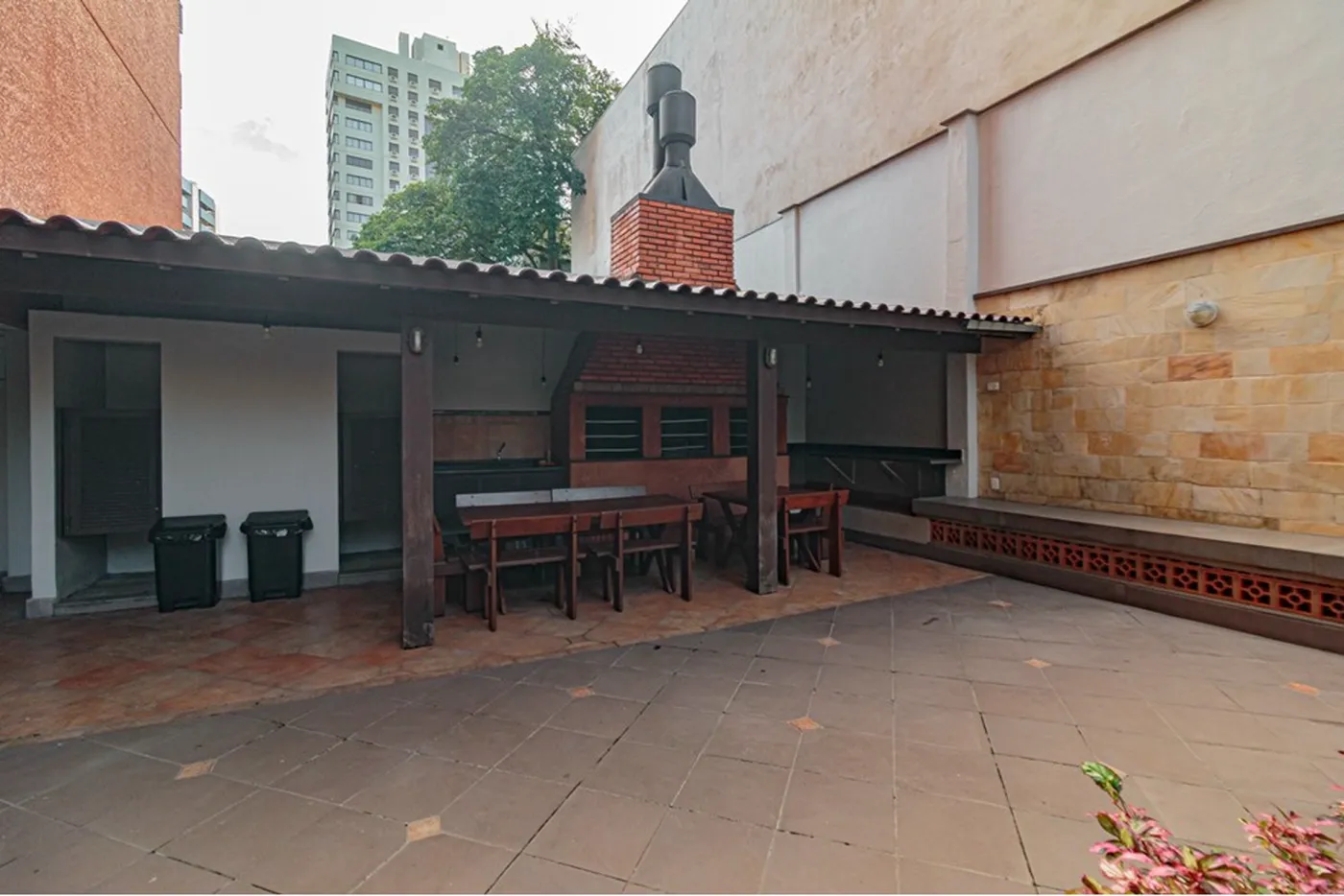 RBMT 225 Apto 610221018-123 - REMAX Donno Exclusividades RBMT 225 Apto 610221018-123 - REMAX Donno Exclusividades