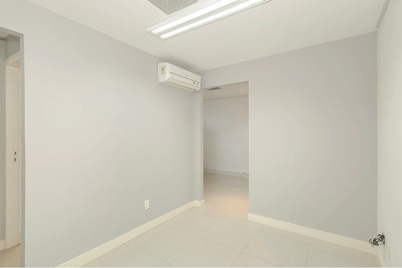 MDVQB 694 Sala 612481096-6 - REMAX Andar de Cima Exclusividades