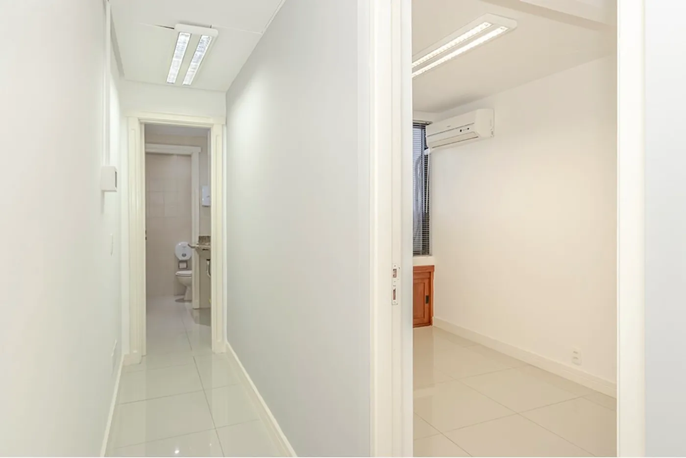 MDVQB 694 Sala 612481096-6 - REMAX Andar de Cima Exclusividades
