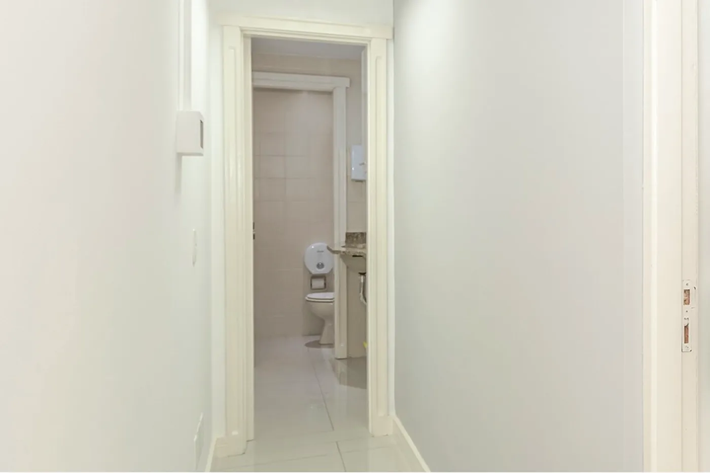 MDVQB 694 Sala 612481096-6 - REMAX Andar de Cima Exclusividades