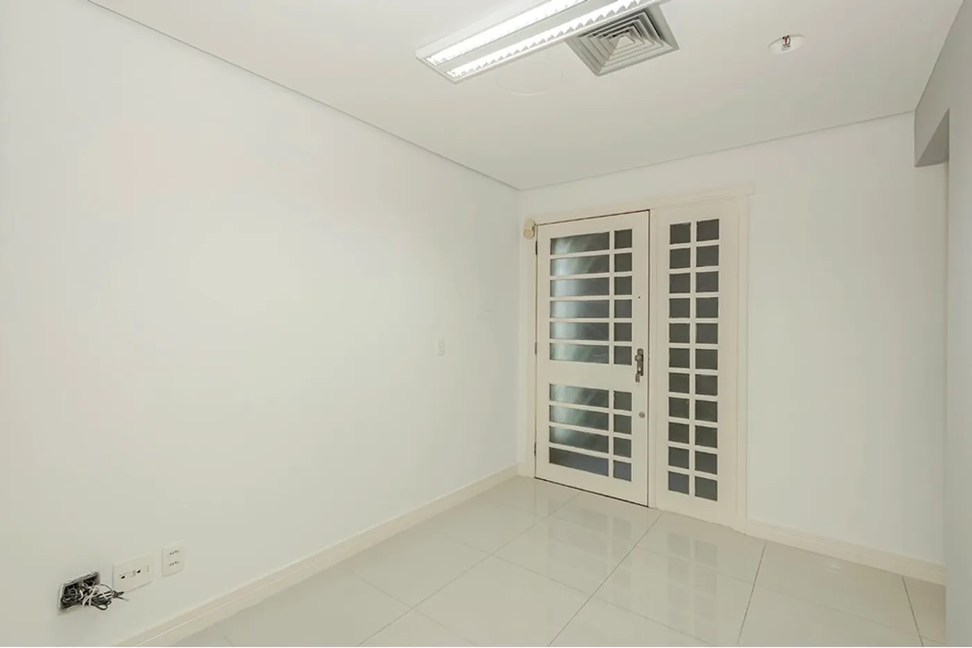 MDVQB 694 Sala 612481096-6 - REMAX Andar de Cima Exclusividades