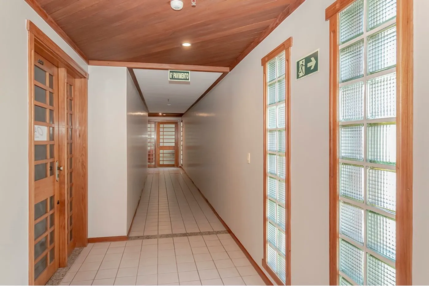 MDVQB 694 Sala 612481096-6 - REMAX Andar de Cima Exclusividades
