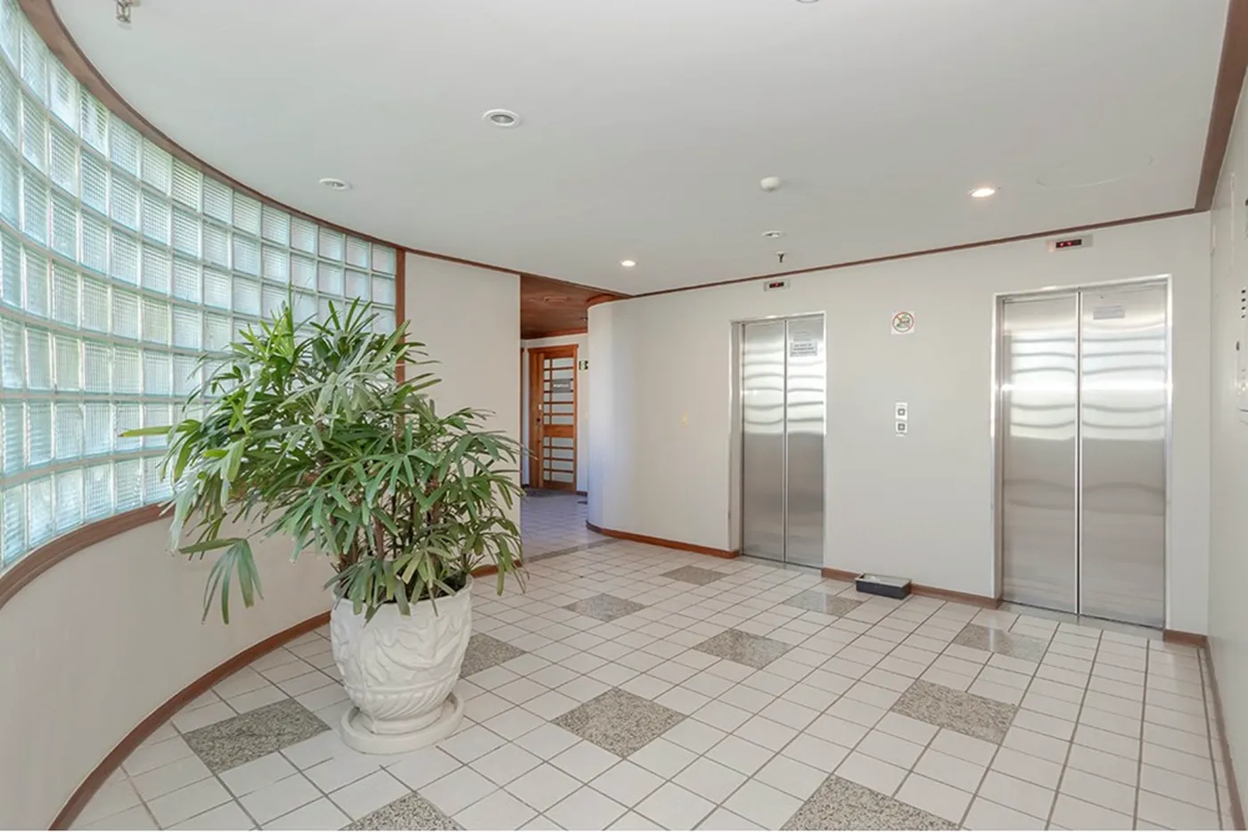MDVQB 694 Sala 612481096-6 - REMAX Andar de Cima Exclusividades