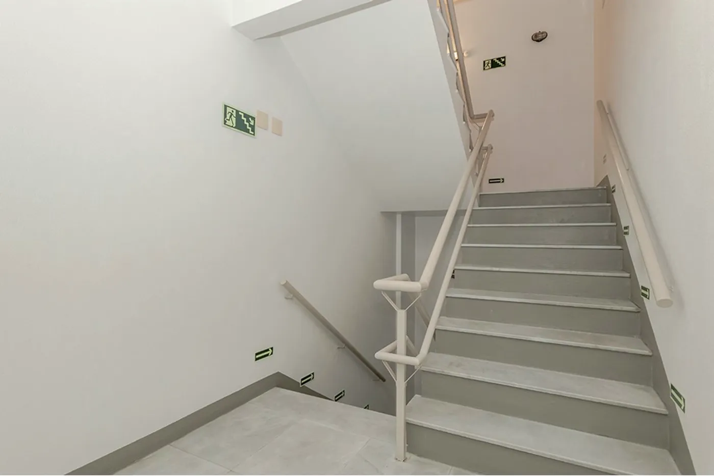 MDVQB 694 Sala 612481096-6 - REMAX Andar de Cima Exclusividades