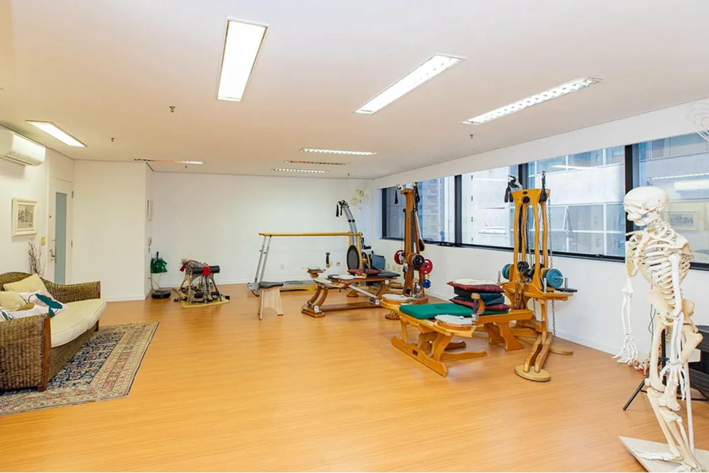 IBT 100 Sala 601241007-79 - REMAX Ville Exclusividades
