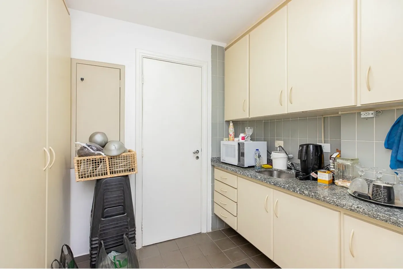 IBT 100 Sala 601241007-79 - REMAX Ville Exclusividades
