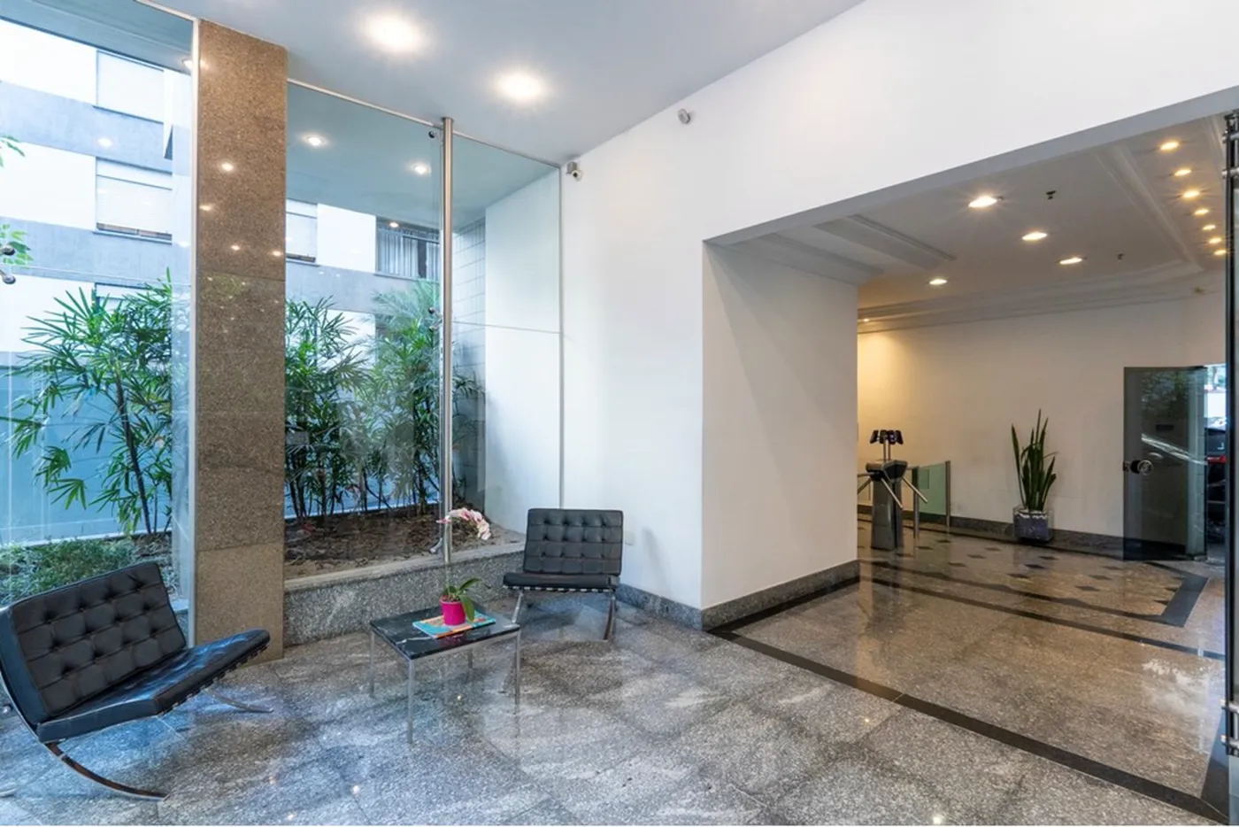 IBT 100 Sala 601241007-79 - REMAX Ville Exclusividades