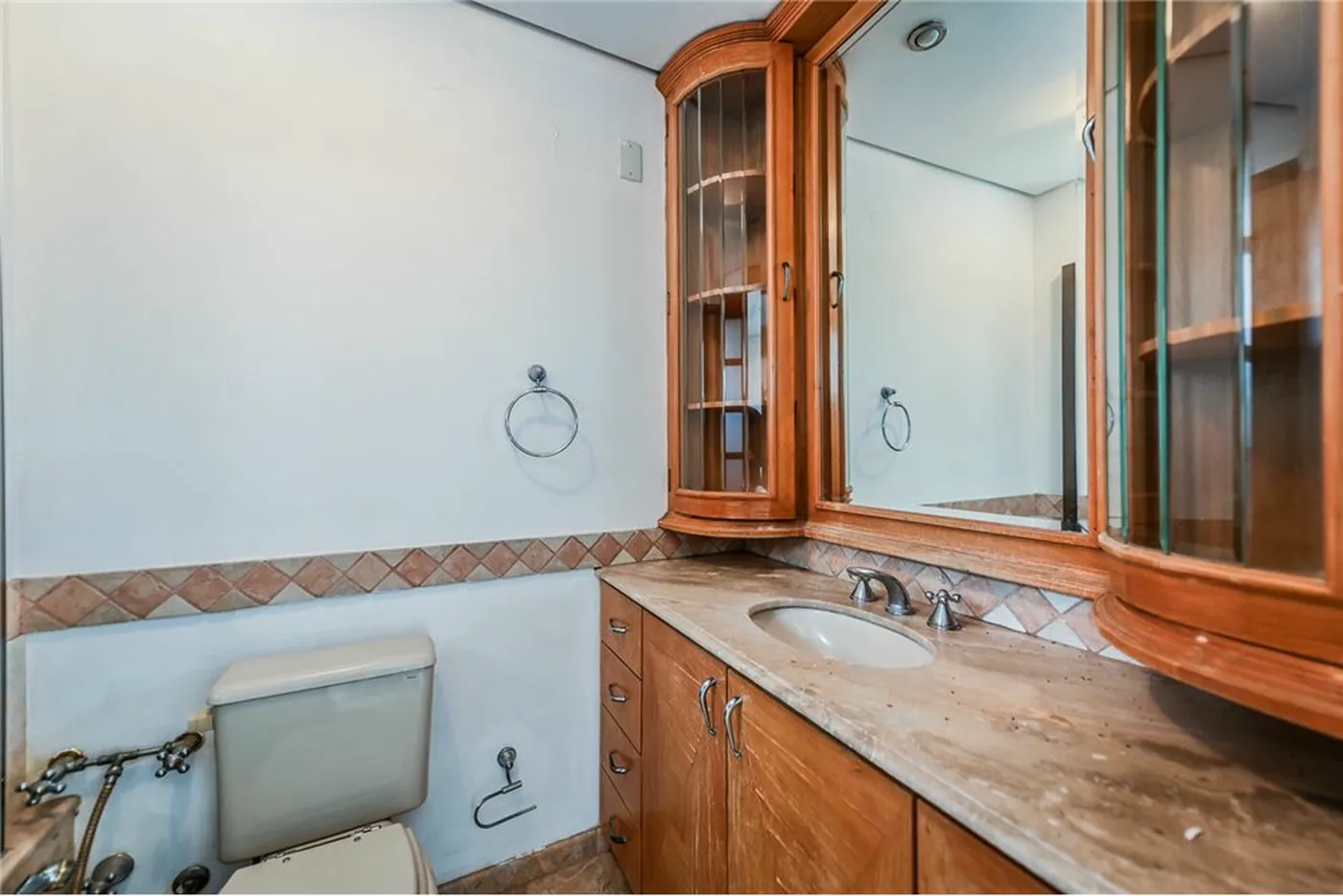 MC 50 Apto 612481080-26 - REMAX Andar de Cima Exclusividades