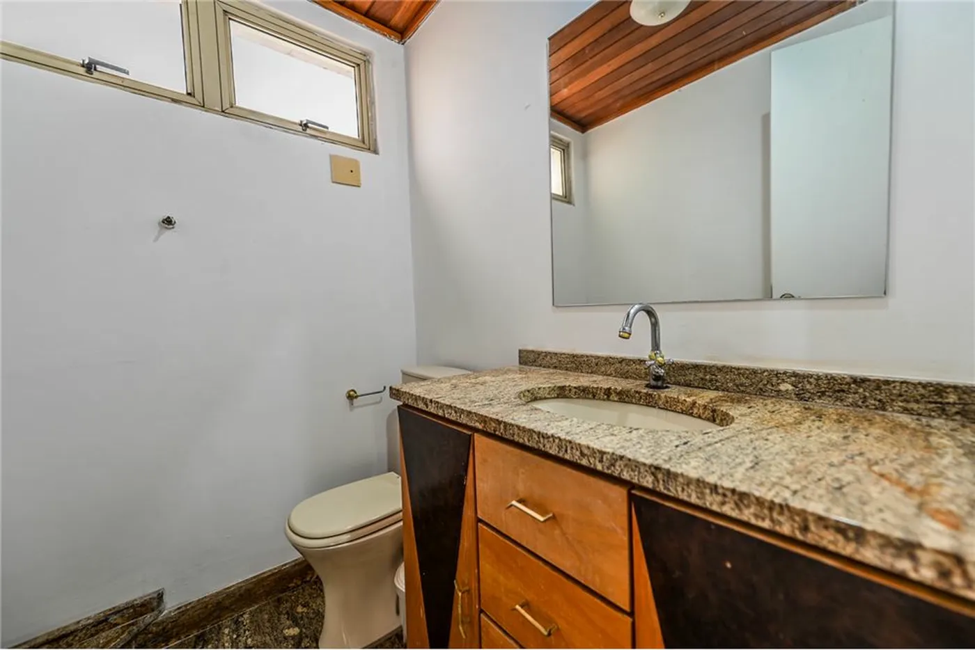 MC 50 Apto 612481080-26 - REMAX Andar de Cima Exclusividades