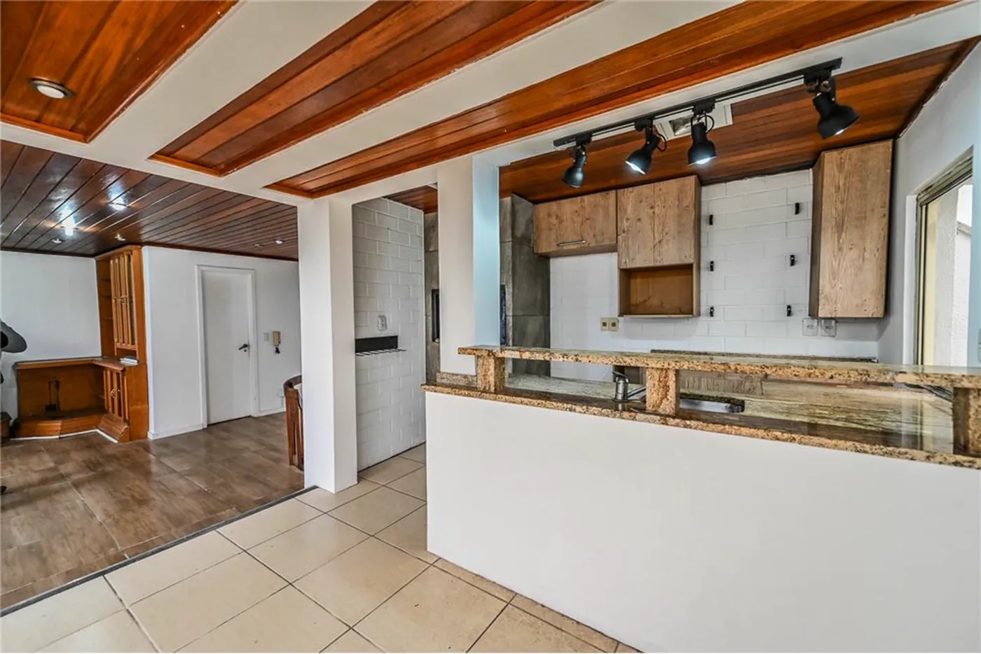MC 50 Apto 612481080-26 - REMAX Andar de Cima Exclusividades