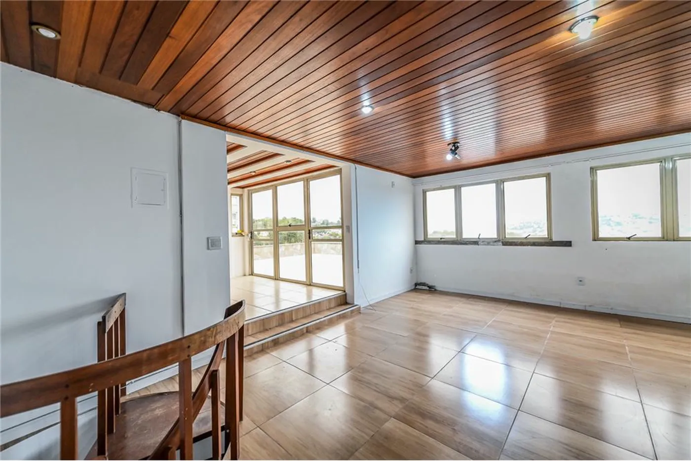 MC 50 Apto 612481080-26 - REMAX Andar de Cima Exclusividades