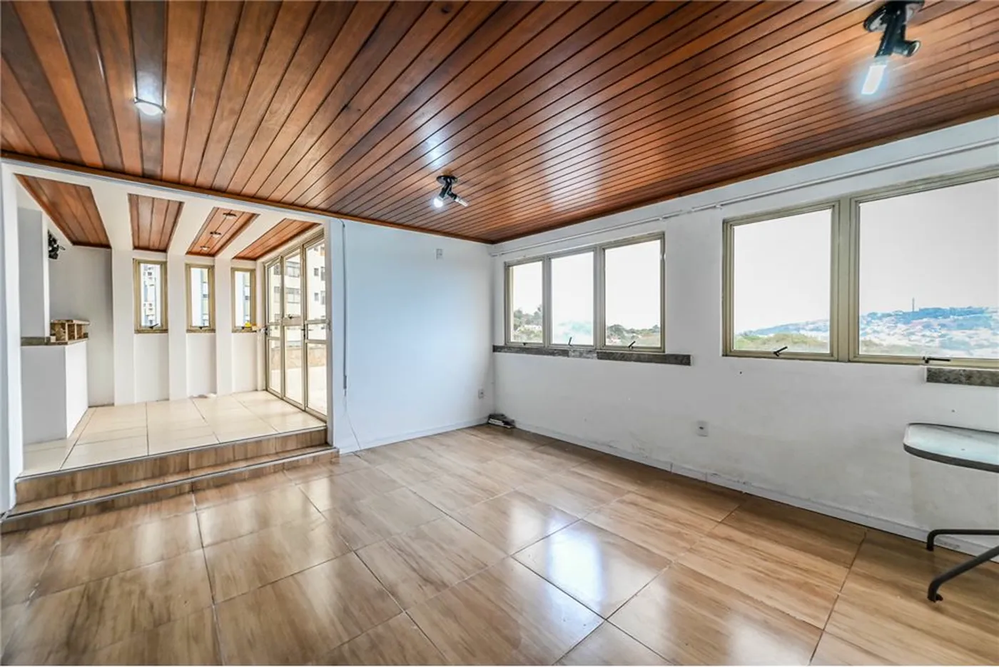 MC 50 Apto 612481080-26 - REMAX Andar de Cima Exclusividades
