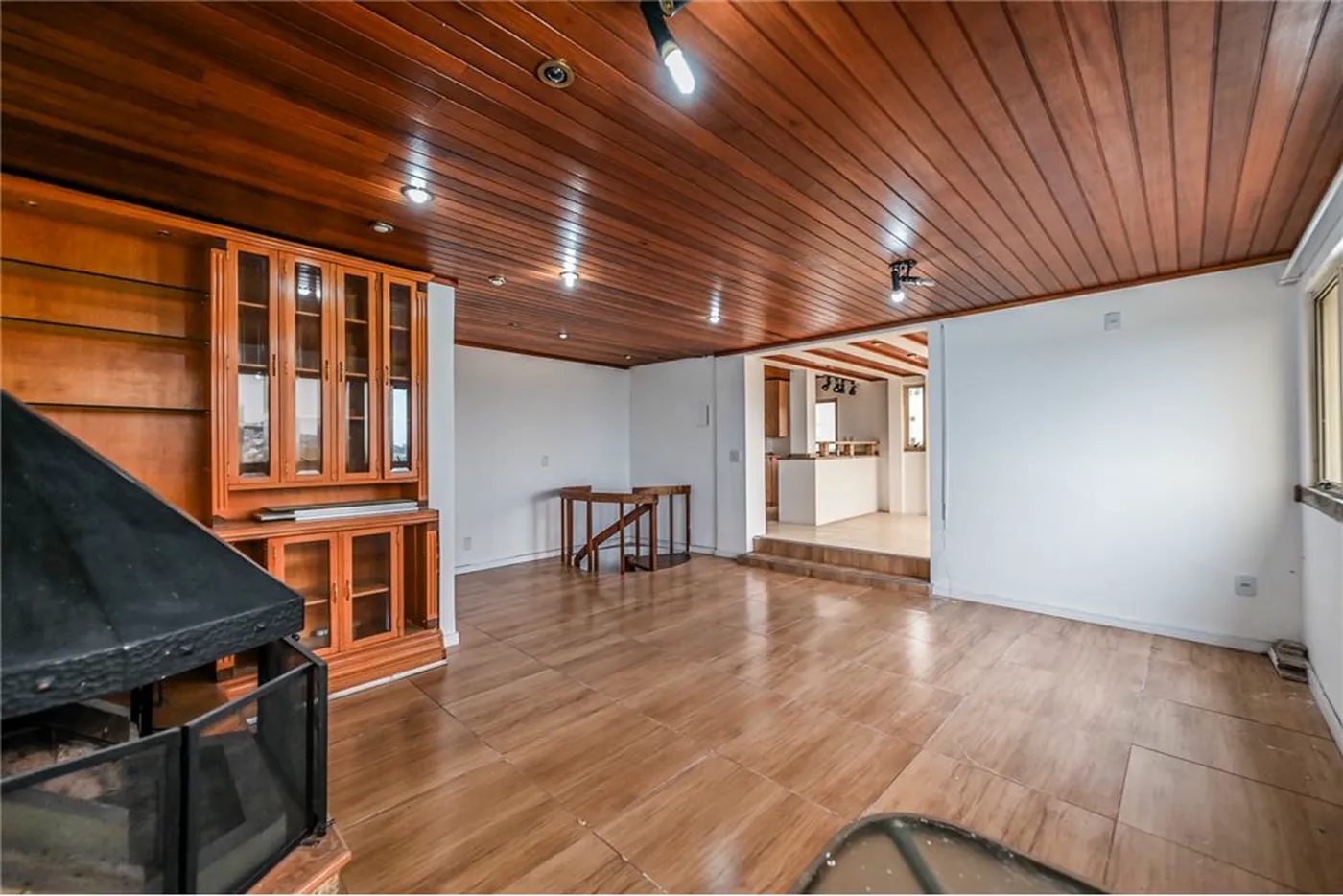 MC 50 Apto 612481080-26 - REMAX Andar de Cima Exclusividades