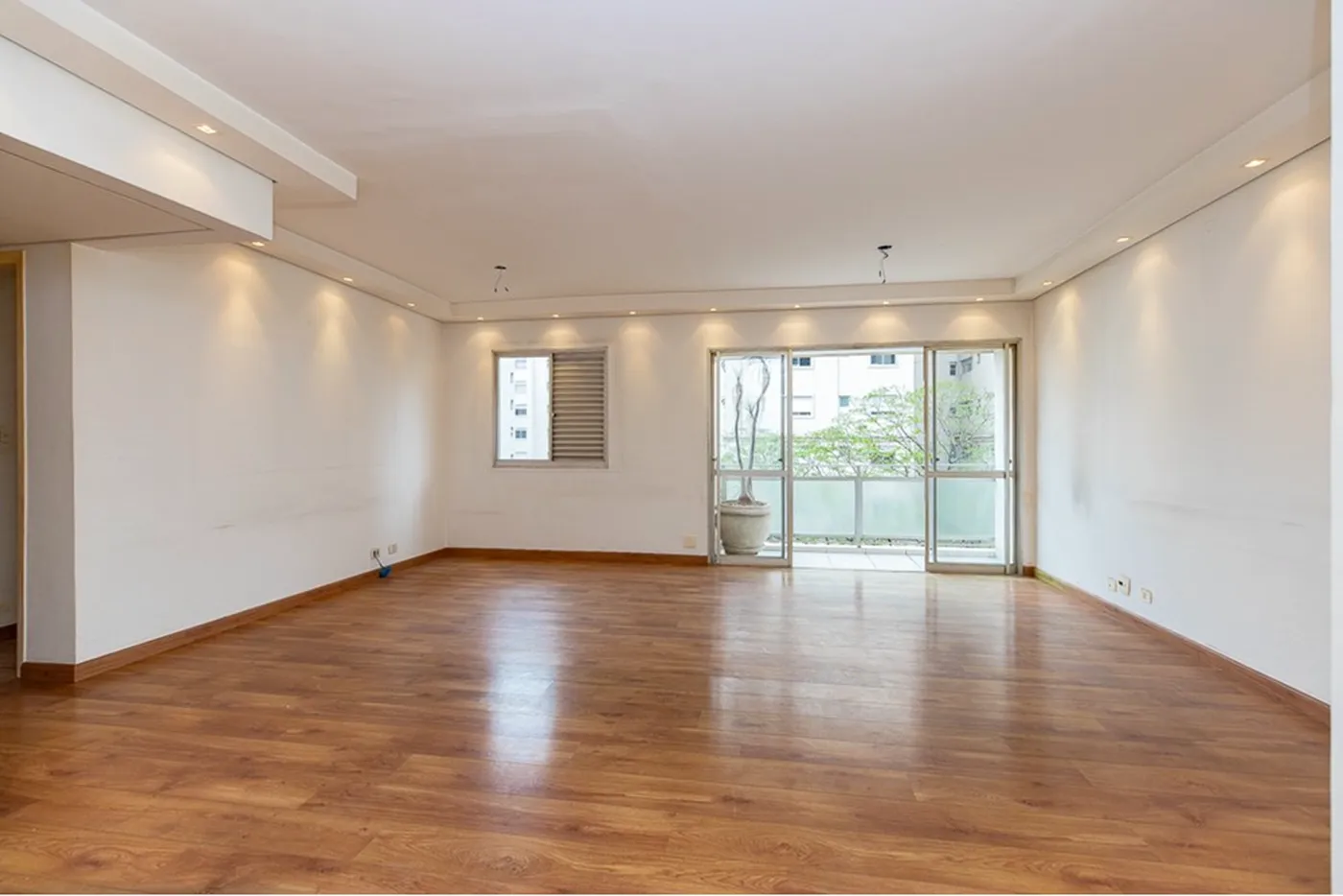 CBMDB 999 Apto 601241044-42 - REMAX Ville Exclusividades