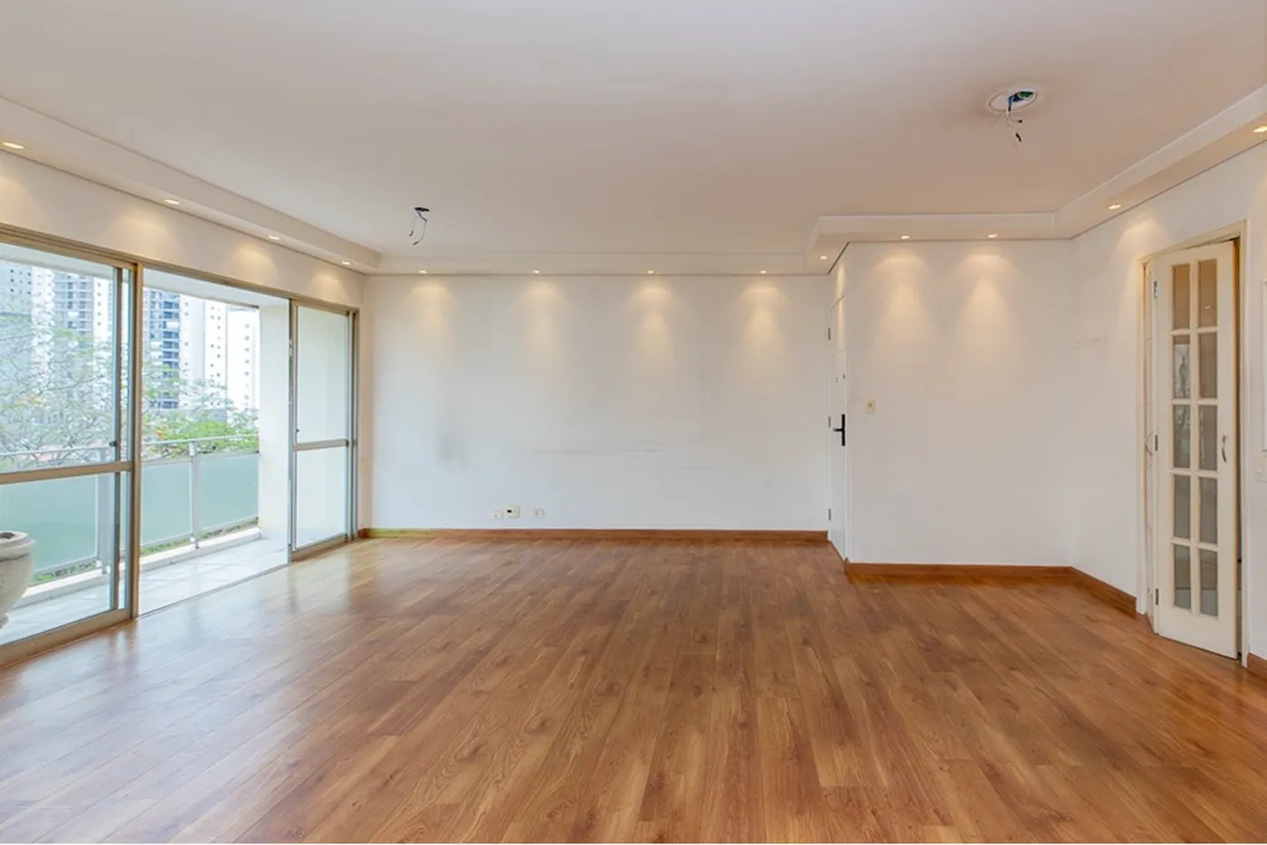 CBMDB 999 Apto 601241044-42 - REMAX Ville Exclusividades