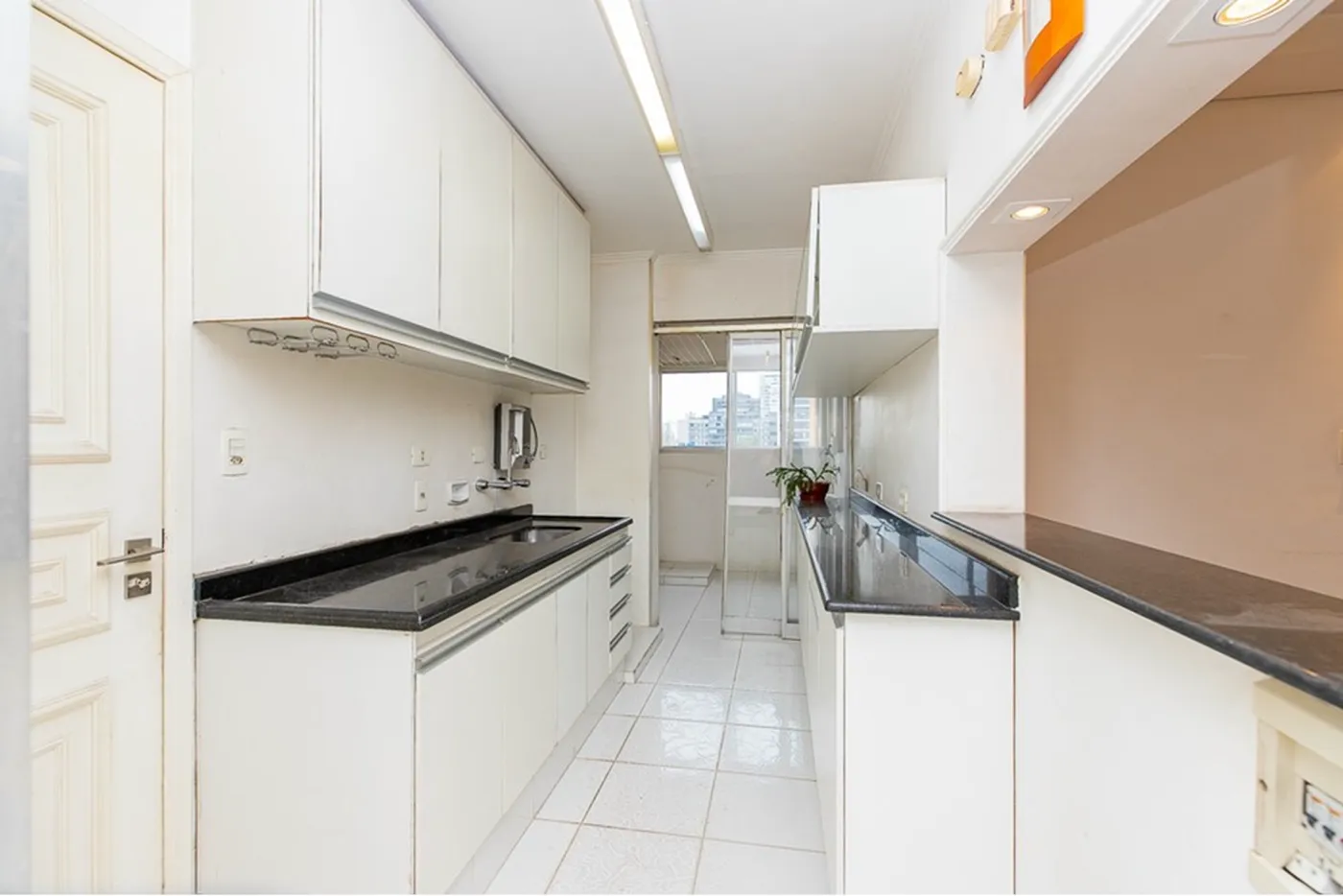CBMDB 999 Apto 601241044-42 - REMAX Ville Exclusividades