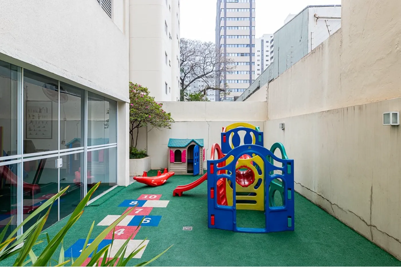 CBMDB 999 Apto 601241044-42 - REMAX Ville Exclusividades