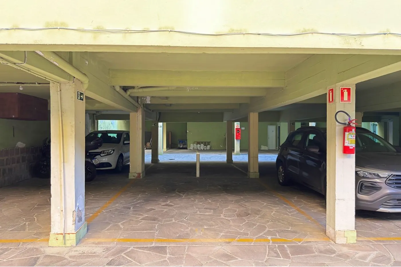 PBDA 125 Apto 612481060-21 - REMAX Andar de Cima Exclusividades