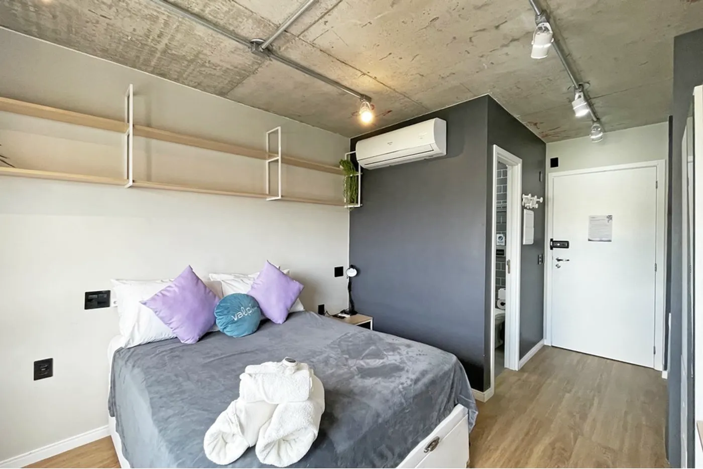 SCDE 415 Apto 612481109-6 - REMAX Andar de Cima Exclusividades