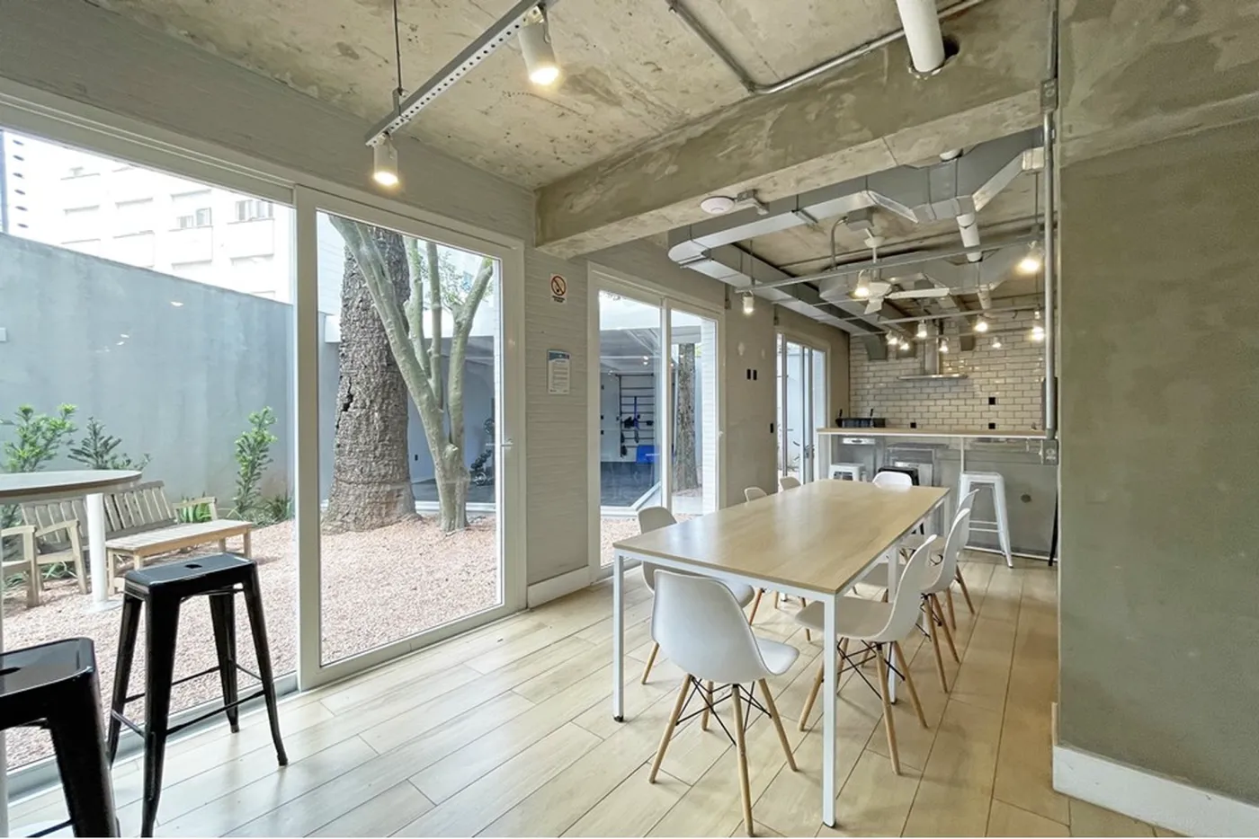SCDE 415 Apto 612481109-6 - REMAX Andar de Cima Exclusividades